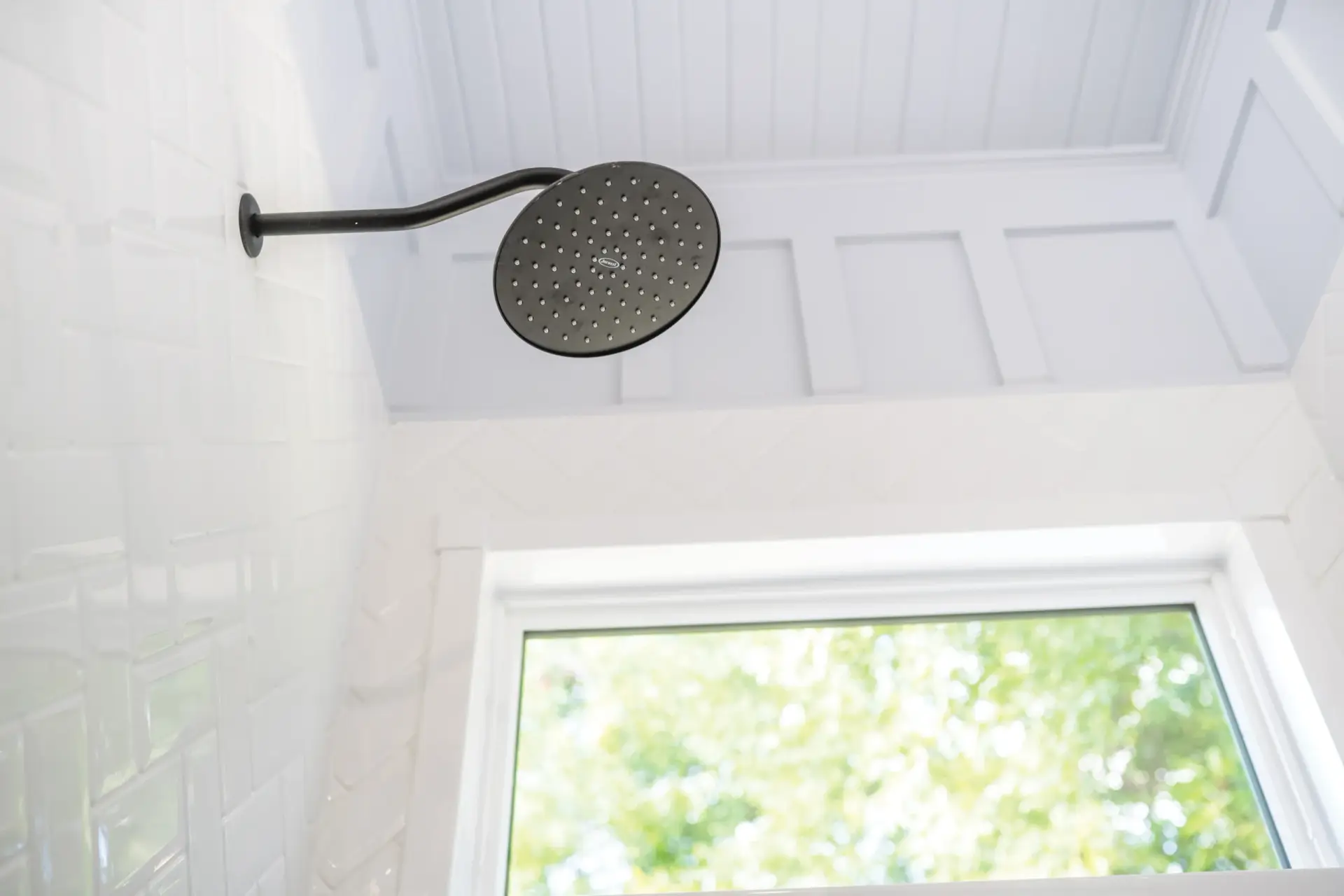 Featured image for post: How to Easily Choose the Right Size Bathroom Remodel