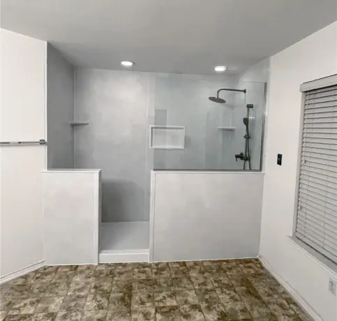 Barrier-Free Showers in Texas